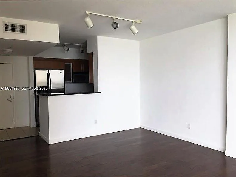 One Miami East Condo — Photo 3