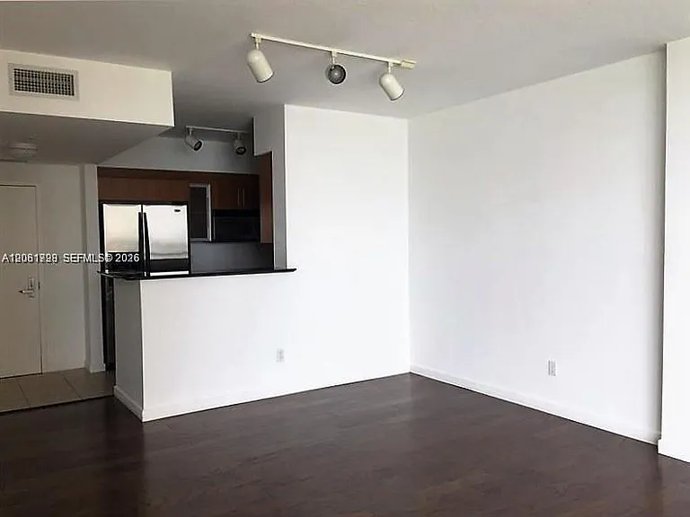 335 Biscayne Blvd #1810 — Photo 3