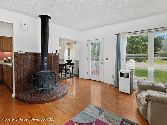 3rd image of 39 Aspen Way