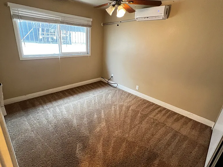 1325 E 7th St #9 — Photo 11