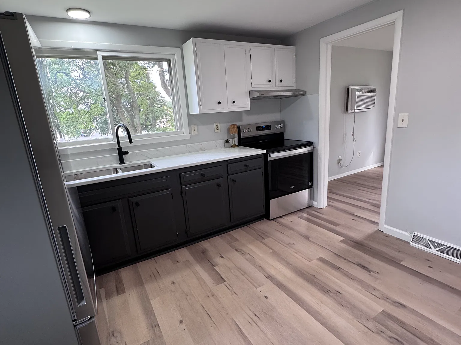 2 bed, 1200 sqft, $1,295 — Photo 2