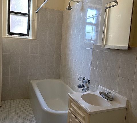 3rd image of 43-33 46th St #E10