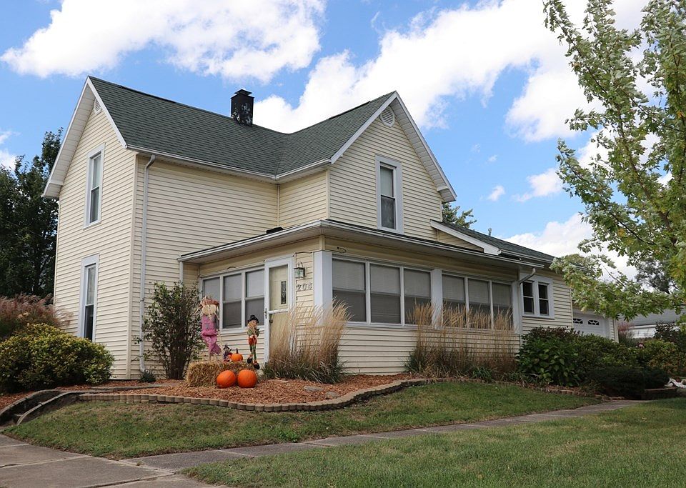 1st image of 204 Cedar St
