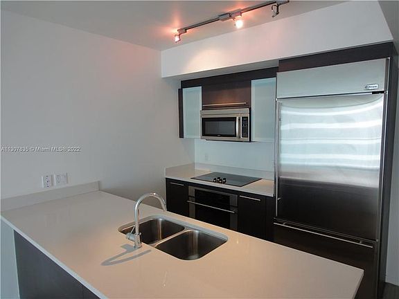 3rd image of 500 Brickell Ave APT 3006
