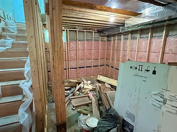 5th image of 62 Beechwood Ave