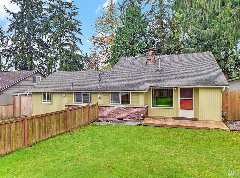 1st image of 1930 204th St SW