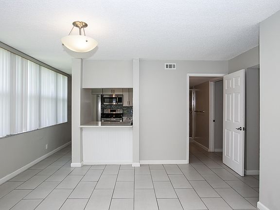 4th image of 9441 Live Oak Pl APT 106