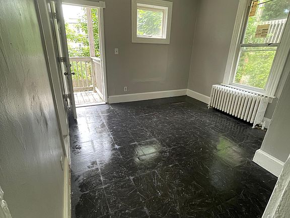 3rd image of 187 Buckingham St #1W