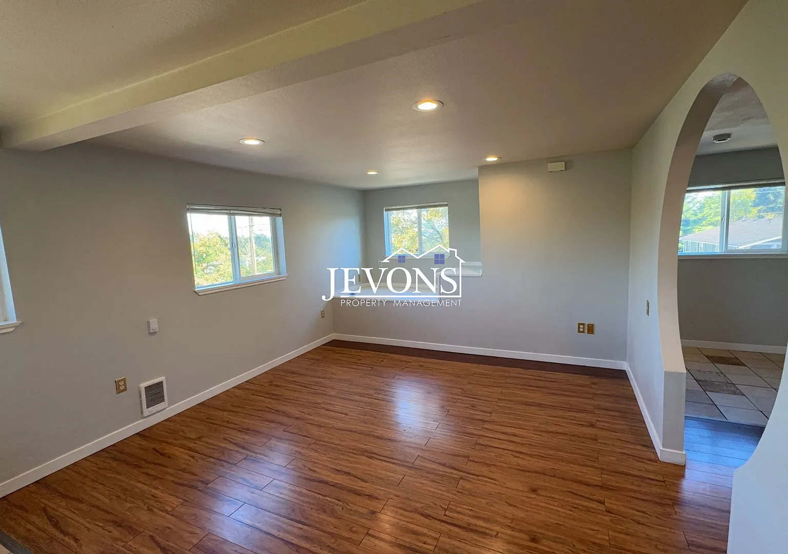 3303 S Ainsworth Ave Tacoma, WA 98418 — Photo 3