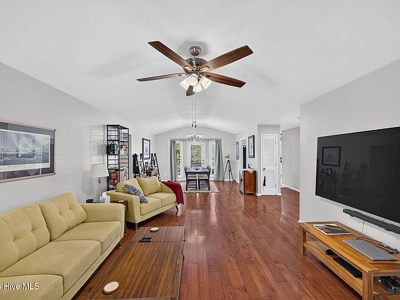 5th image of 111 Dron Place