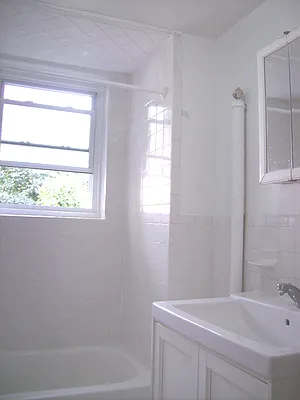 Rented by Perry Associates NYC Inc | media 54