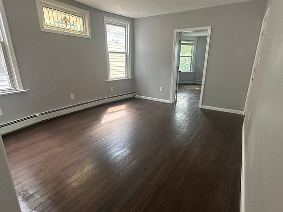 2nd image of 198 N 15th St #2