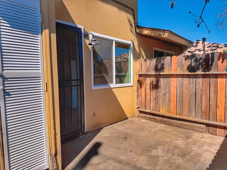 2056 E White Ave — Photo 9