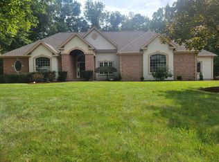 2 Portage Xing, Farmington, CT 06032