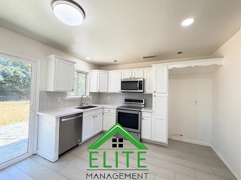 8709 Sangria Ct — Photo 4