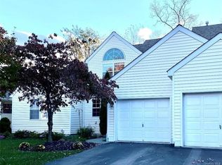 63 Muirfield Ct, Poughkeepsie, NY 12603