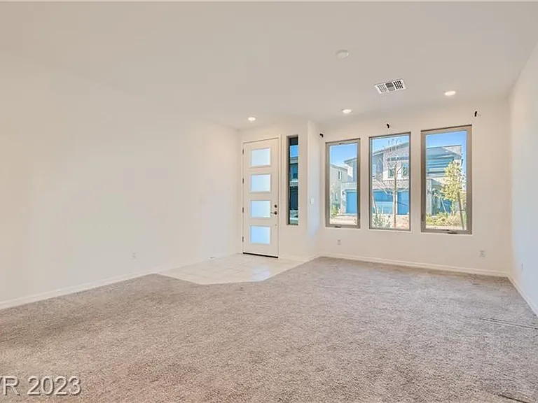7037 Sunland Ave — Photo 15