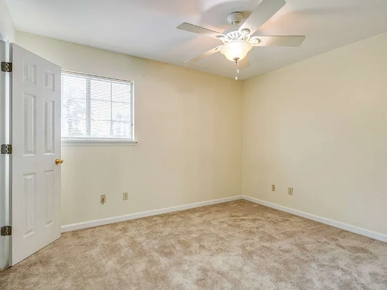 840 W Georgia St #B — Photo 34
