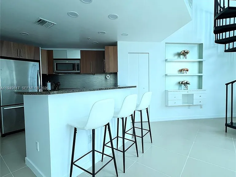 300 S Biscayne Blvd #L-814 — Photo 19