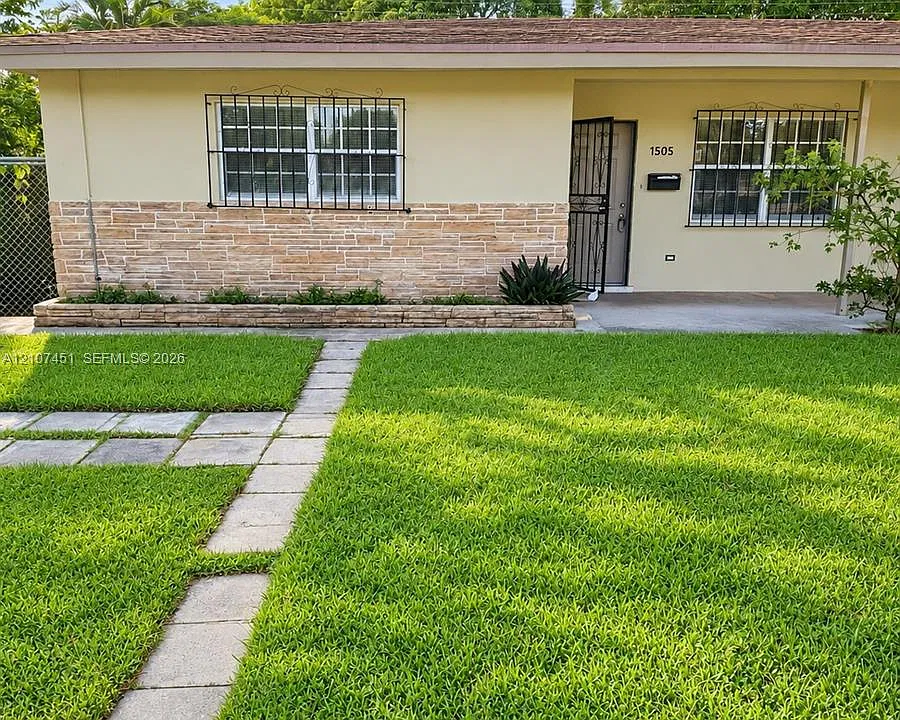 1505 NW 7th Ave #1505