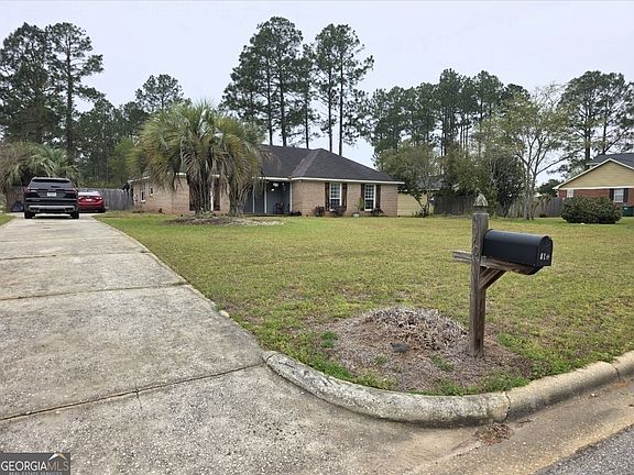 3rd image of 110 Maggie Ct