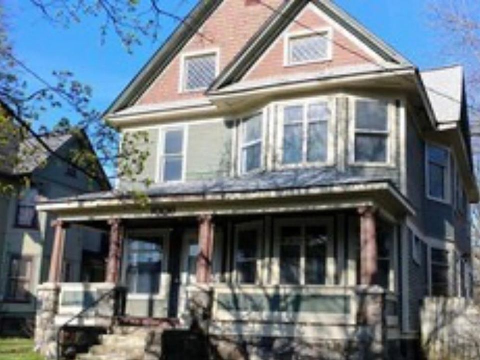 1st image of 1006 S Park St