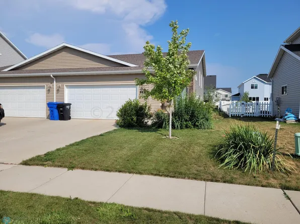 5582 59th St S, Fargo, ND 58104