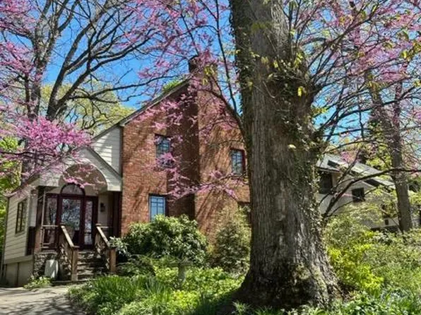 131 N Irving St, Arlington, VA 22201