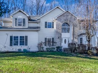 6 Cardinal Ln, Budd Lake, NJ 07828