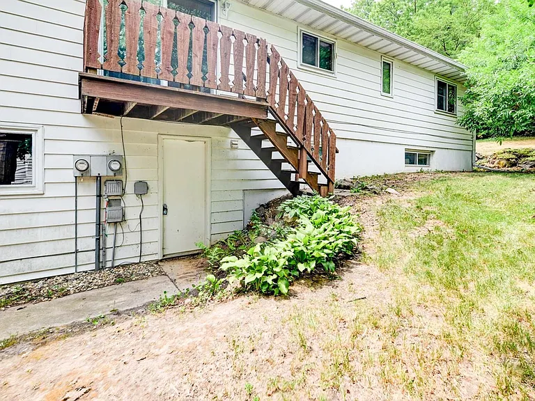 6382-6384 Everest Dr — Photo 33