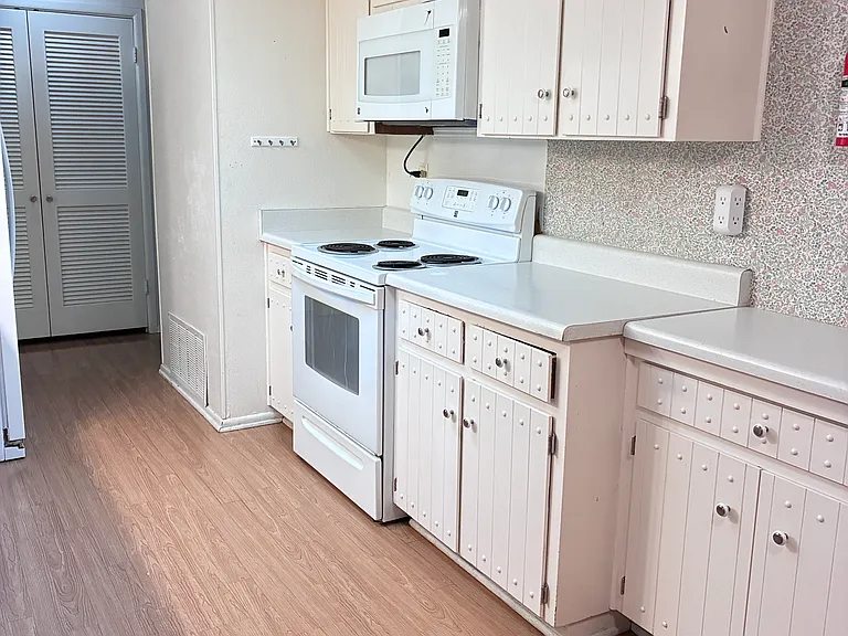 10919 Whisper Rdg — Photo 11