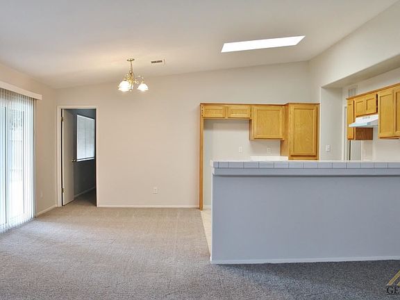 5th image of 6404 Cedar Springs Dr