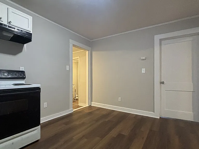 2554 Hemphill St — Photo 7