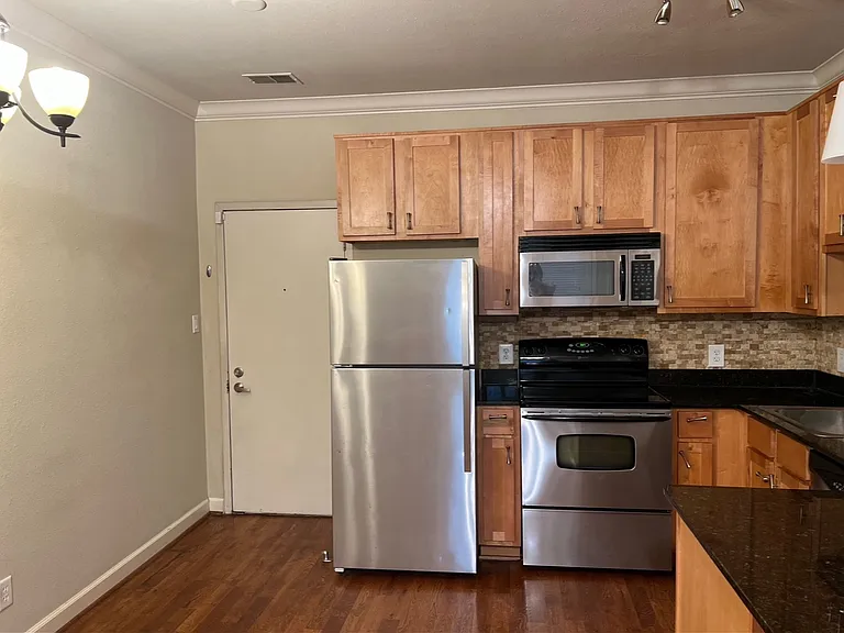 5675 Waterman Blvd #11 — Photo 9
