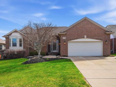 55076 Woods Ln, Shelby Township, MI, 48316