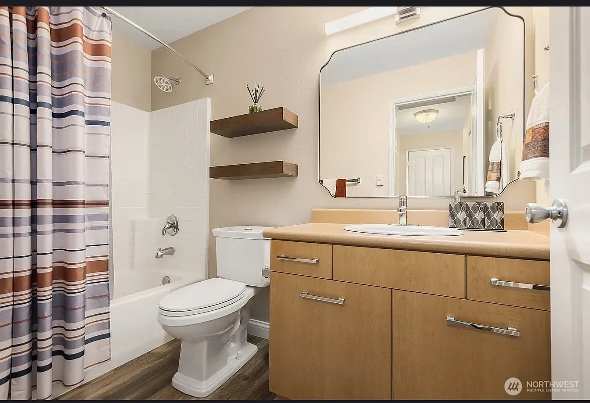 1 bed, 719 sqft, $1,950 — Photo 4