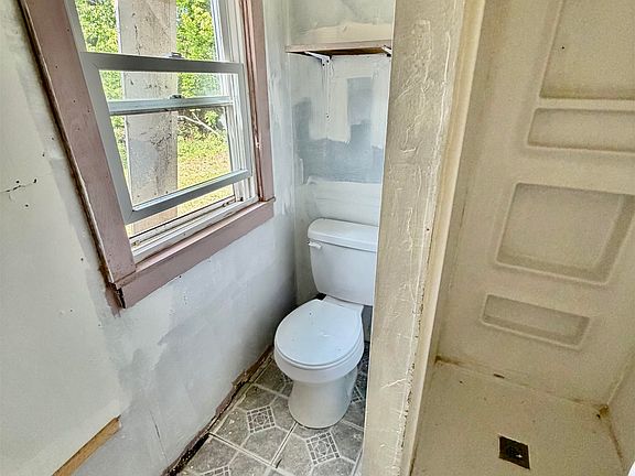 5th image of 215 Riverside Drive #14 B