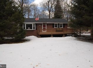 180 Tepee Dr, Pocono Lake, PA