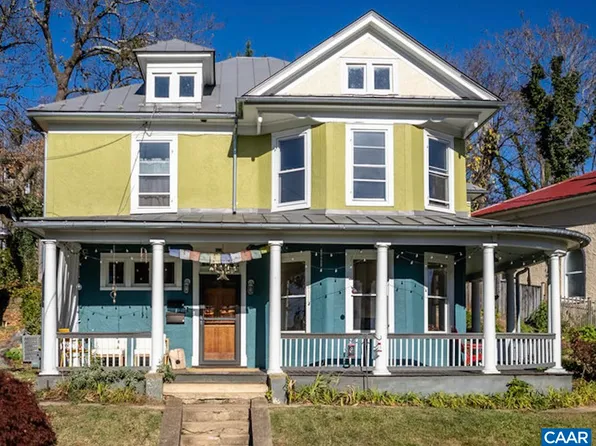 927 W Beverley St, Staunton, VA 24401