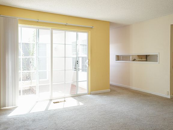 3rd image of 808 Balboa Ave APT 1