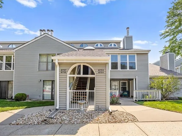 8753 W 106th Ter, Overland Park, KS 66212