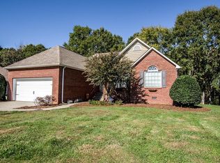 107 Georgian Ter NE, Calhoun, GA 30701