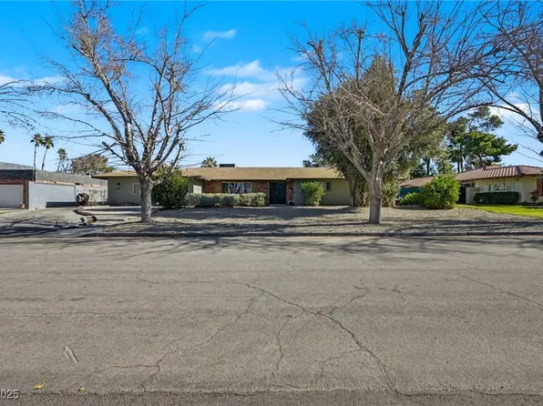 4202 W Pinecrest Cir, Las Vegas, NV 89121