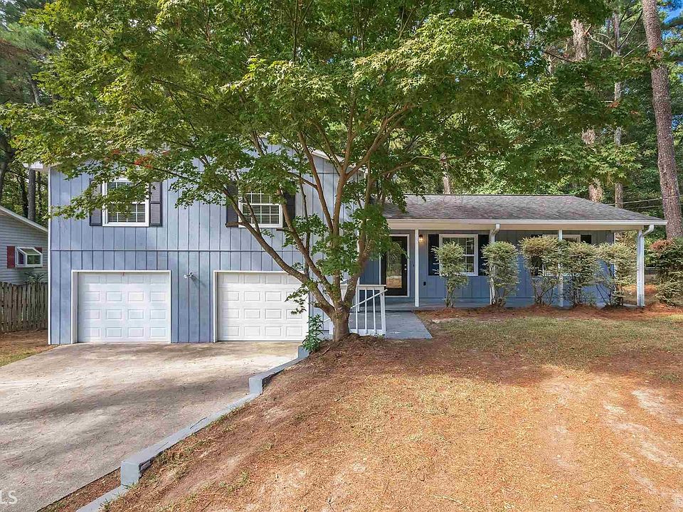 2nd image of 140 Crestwood Ct