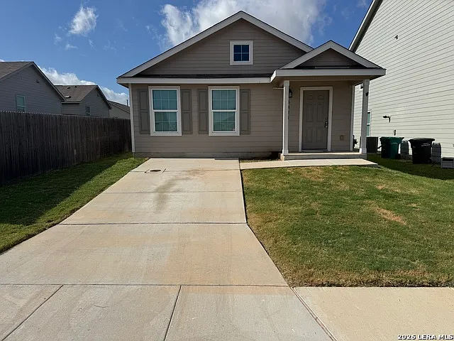 3 bed, 2.0 bath, 1450 sqft, $1,550 — Photo 1