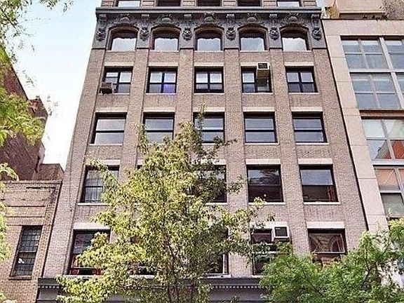 3rd image of 130 W 17th St APT 4S