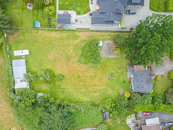 2nd image of 7261 Lantzville Rd