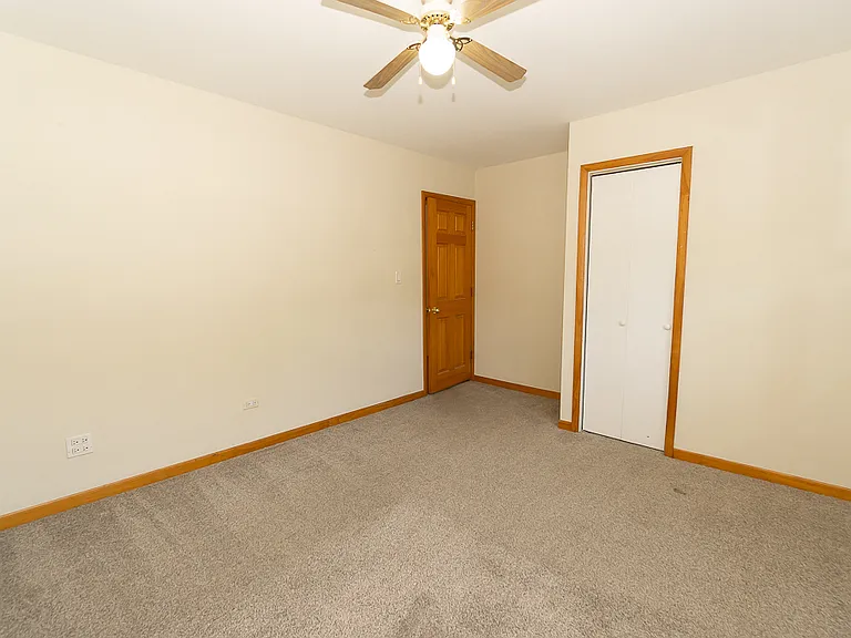 4N036 Wood Dale Rd — Photo 12