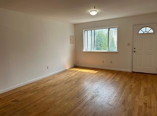 342 E Davis Ave, Staten Island, NY 10310