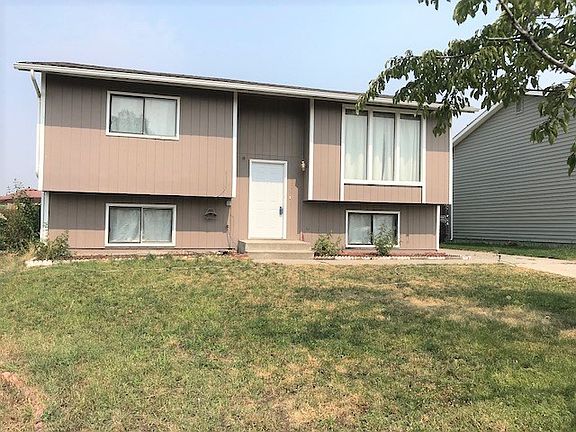 2nd image of 3221 E Garnet Ave